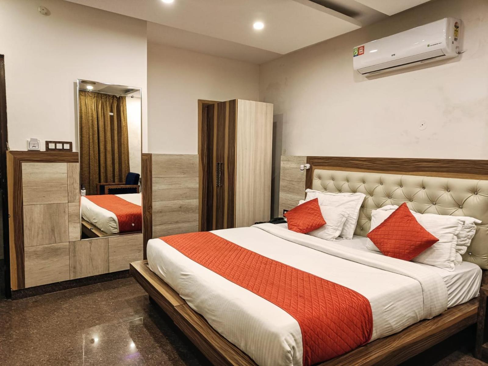 King Castle Mcleodganj-Centrally Heated And Air Cooled- Near Mall Road - Free Parking Dharamshala Luaran gambar