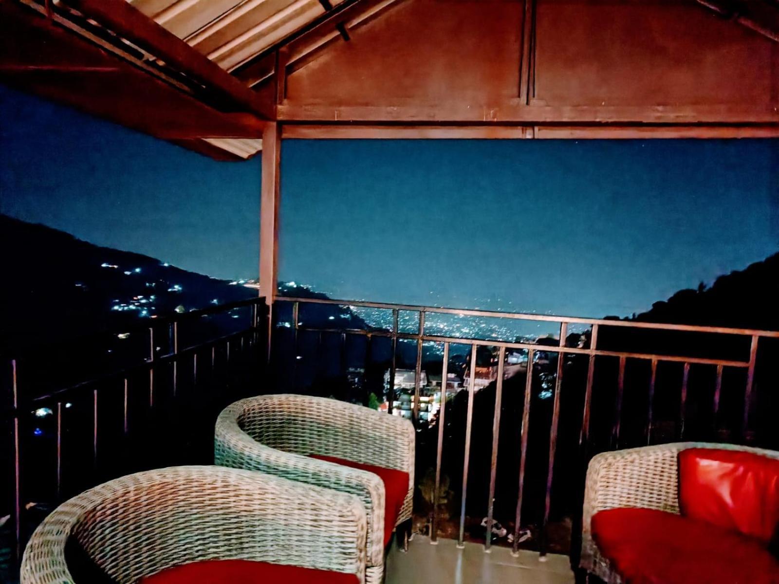 King Castle Mcleodganj-Centrally Heated And Air Cooled- Near Mall Road - Free Parking Dharamshala Luaran gambar