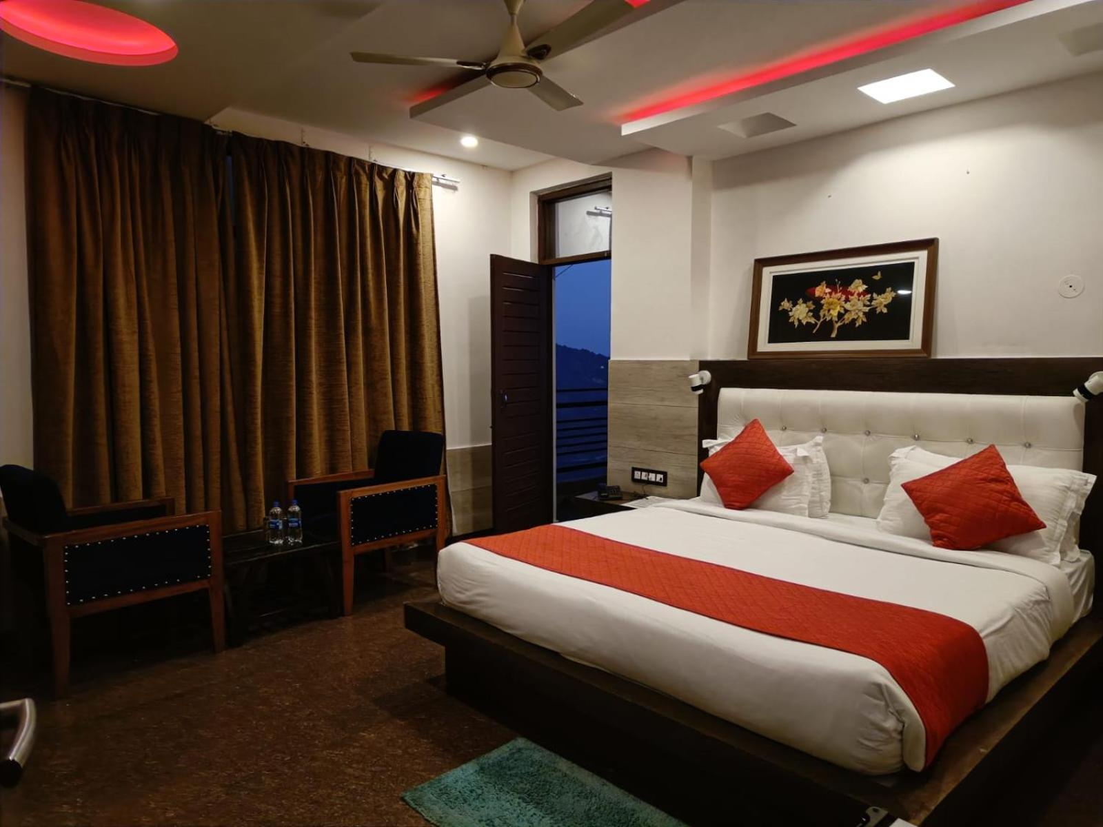 King Castle Mcleodganj-Centrally Heated And Air Cooled- Near Mall Road - Free Parking Dharamshala Luaran gambar
