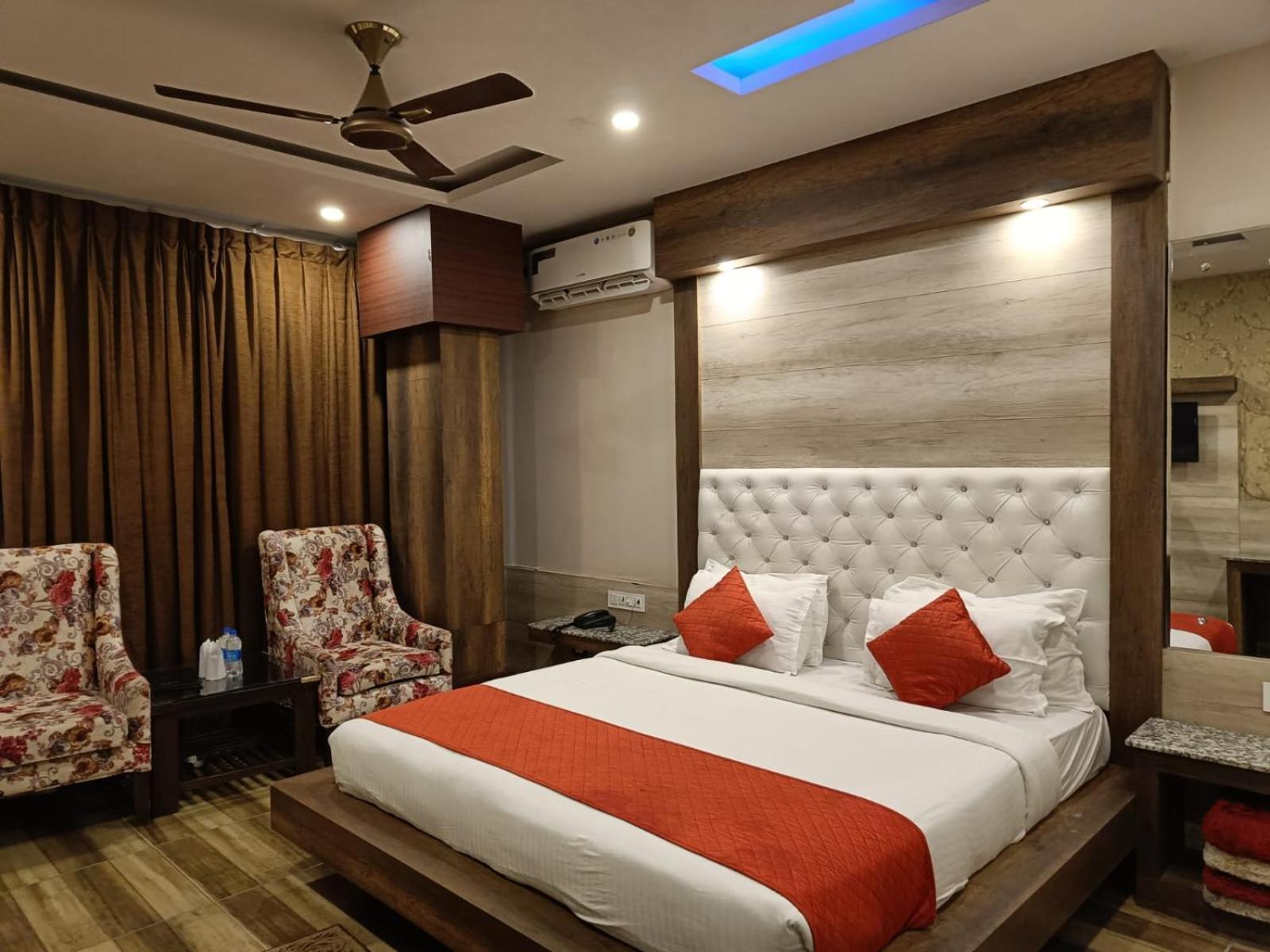 King Castle Mcleodganj-Centrally Heated And Air Cooled- Near Mall Road - Free Parking Dharamshala Luaran gambar